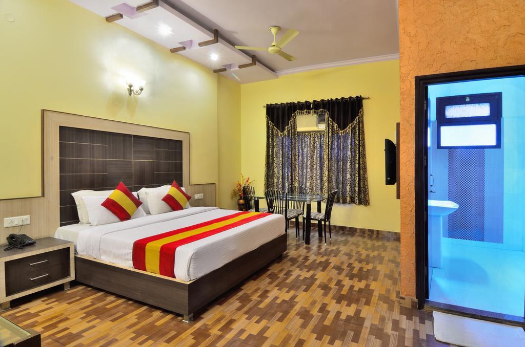 Hotel Roopa International อัมริตสา ภายนอก รูปภาพ