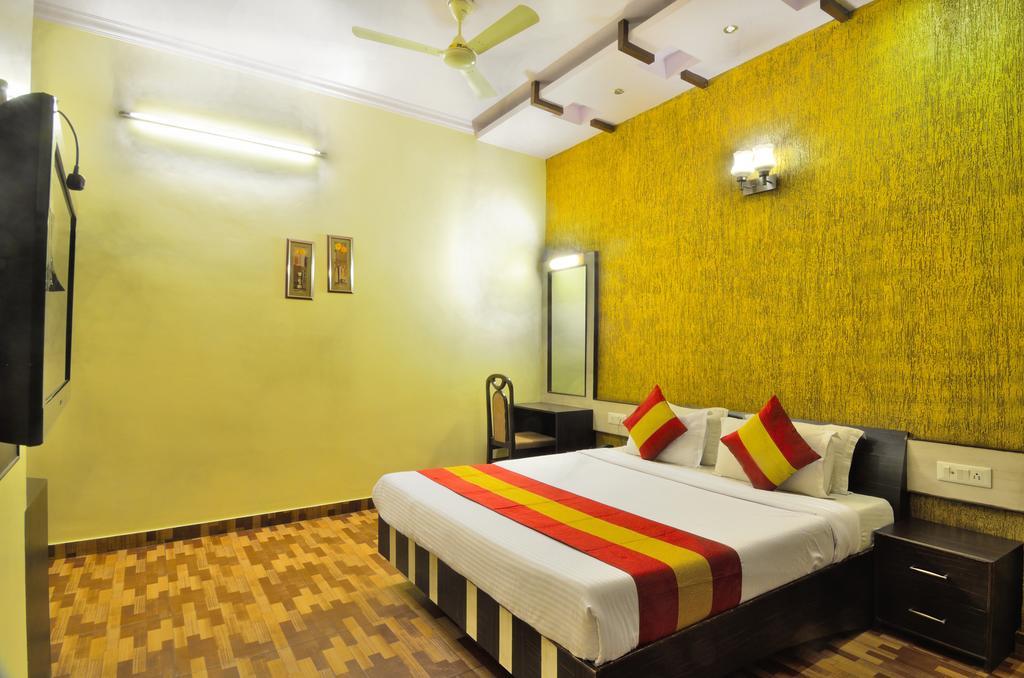 Hotel Roopa International อัมริตสา ภายนอก รูปภาพ