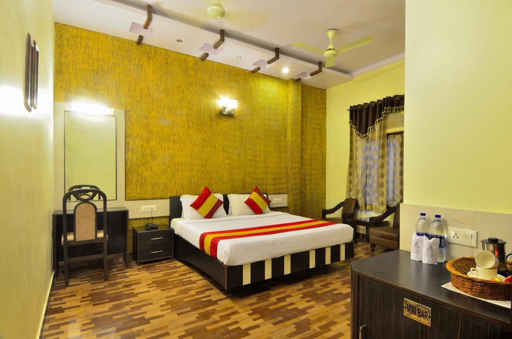 Hotel Roopa International อัมริตสา ภายนอก รูปภาพ