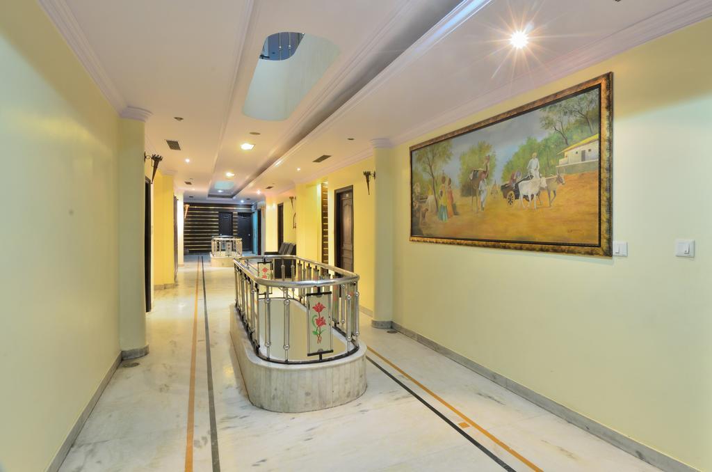 Hotel Roopa International อัมริตสา ภายนอก รูปภาพ