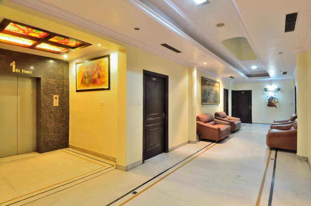 Hotel Roopa International อัมริตสา ภายนอก รูปภาพ