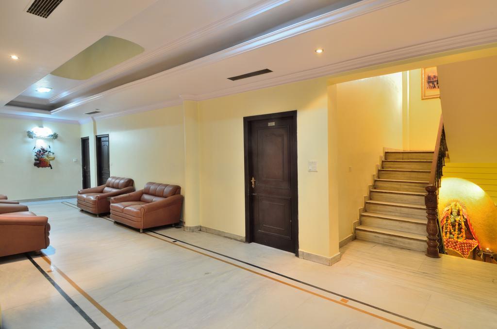 Hotel Roopa International อัมริตสา ภายนอก รูปภาพ