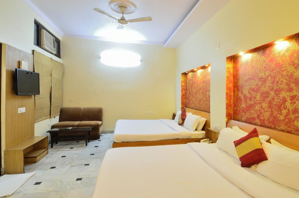 Hotel Roopa International อัมริตสา ภายนอก รูปภาพ